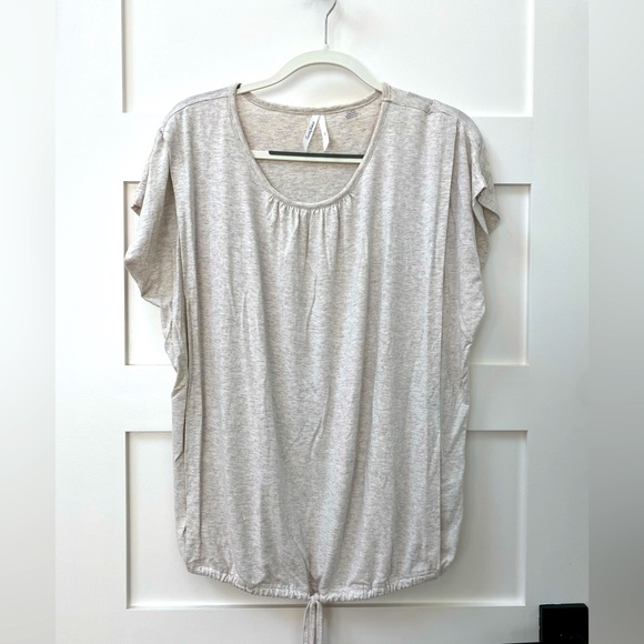 Seraphine’s Ultra-Soft Maternity & Nursing Loungewear (top only) - Picture 2 of 2